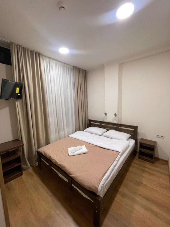 Art Family Hotel Tbilisi Ruang foto