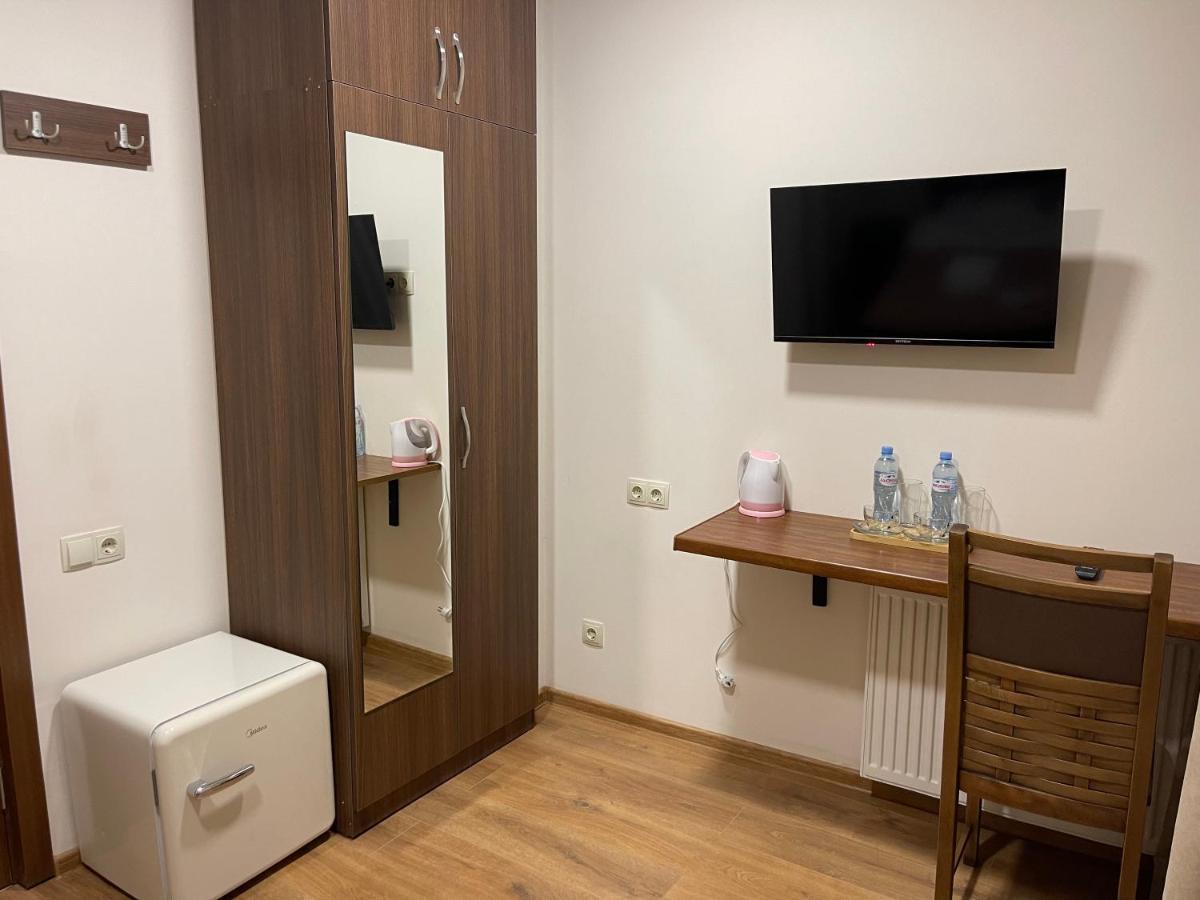 Art Family Hotel Tbilisi Bagian luar foto